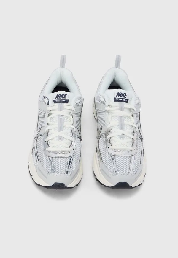 Кроссовки vomero 5 Nike Sportswear, Photon Dust/Chrome/Gridiron/Sail — фото 4