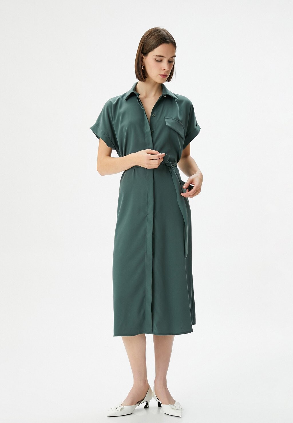 

Платье-рубашка POCKET DETAIL BUTTONED SHORT SLEEVE BELTED MIDI Koton, зеленый