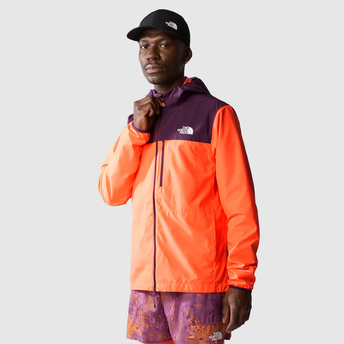 

Куртка-ветровка мужская The North Face Higher Run, оранжевый