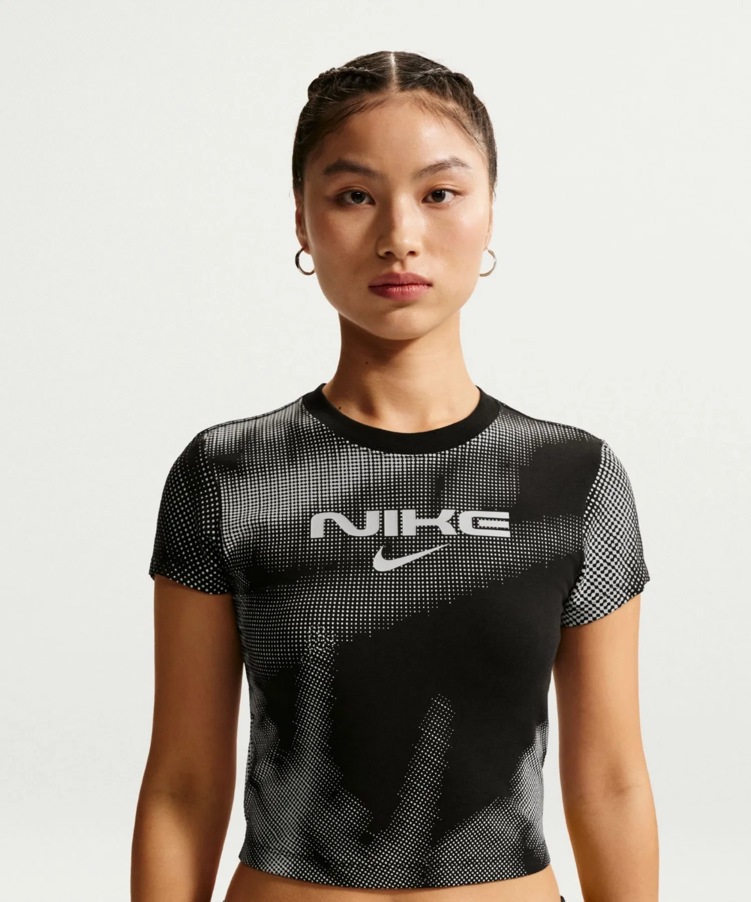 Женская футболка Nike Sportswear Chill Knit Slim Cropped — фото 2