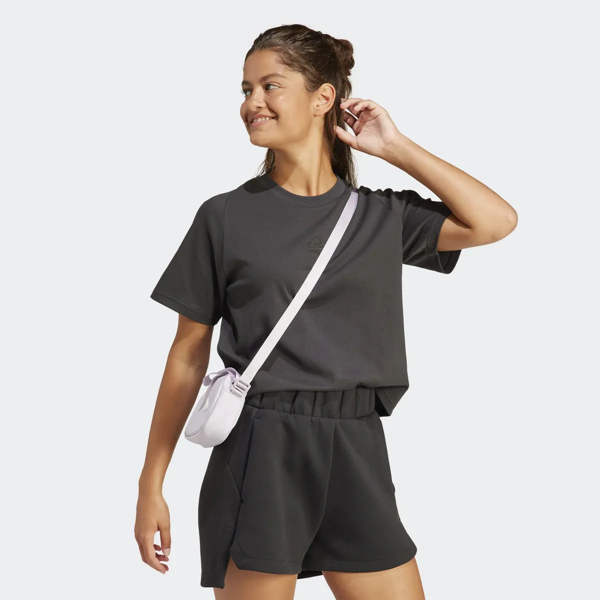 

Футболка Adidas Sportswear "W Z.N.E. ЧАЙ", черный