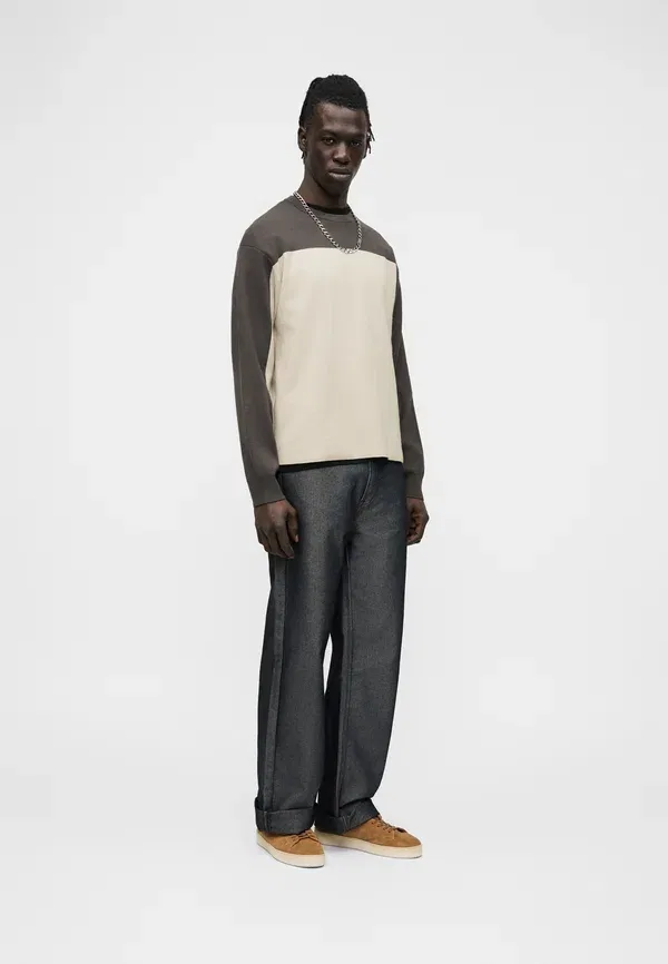 Свитер Calvin Klein Colorblock tech crew sweater jumper, цвет турбулентность — фото 2
