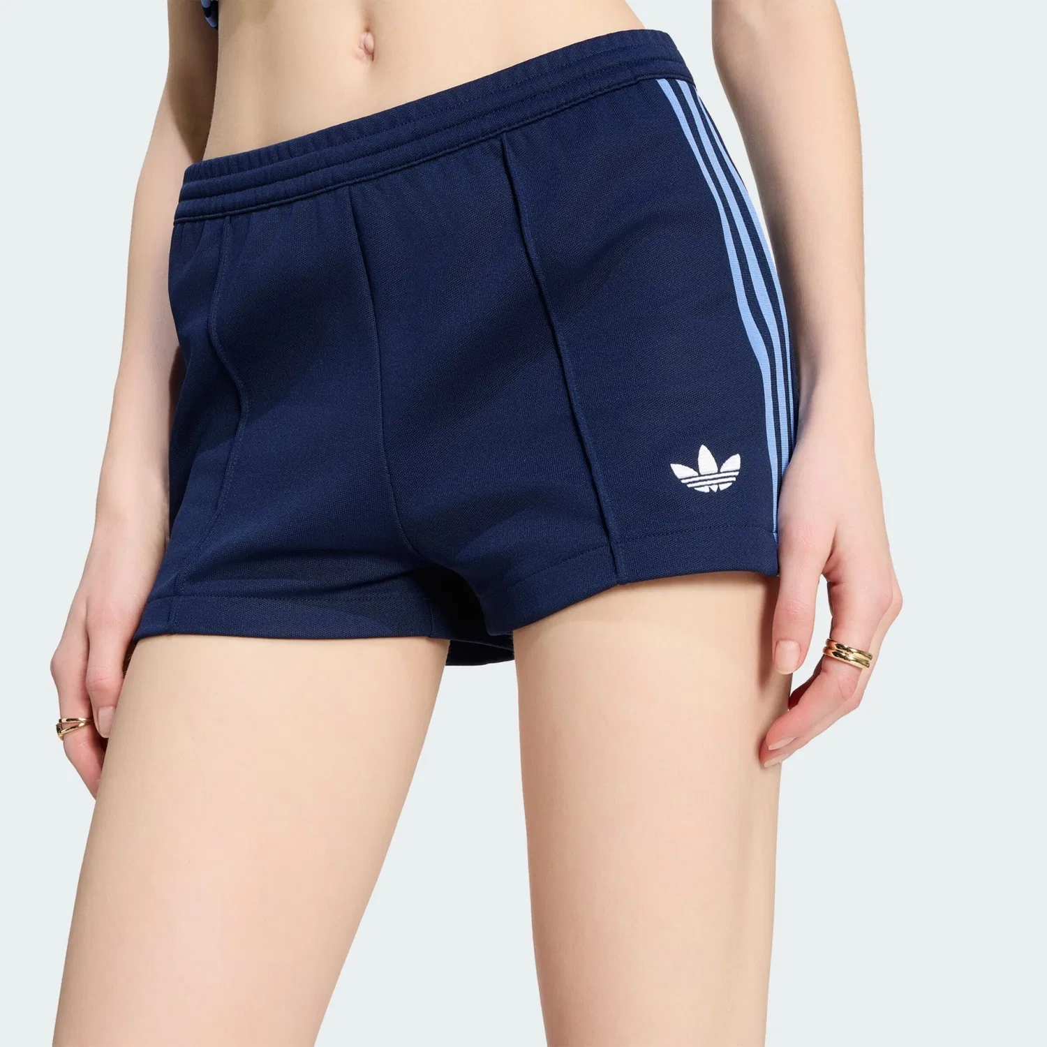 Шорты Adidas Originals зауженного кроя, синего и темно-синего цвета — фото 2