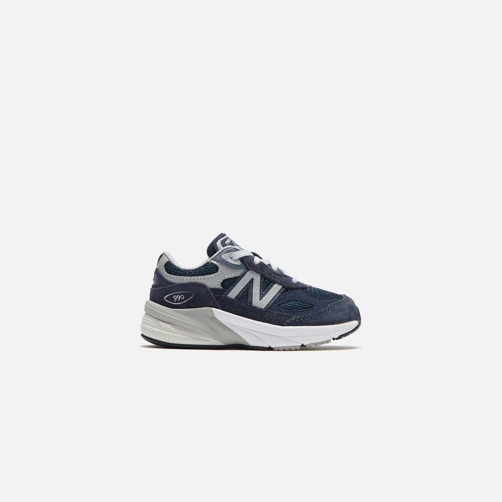 

Кроссовки New Balance Toddler Made in USA 990v6, цвет Navy/Silver