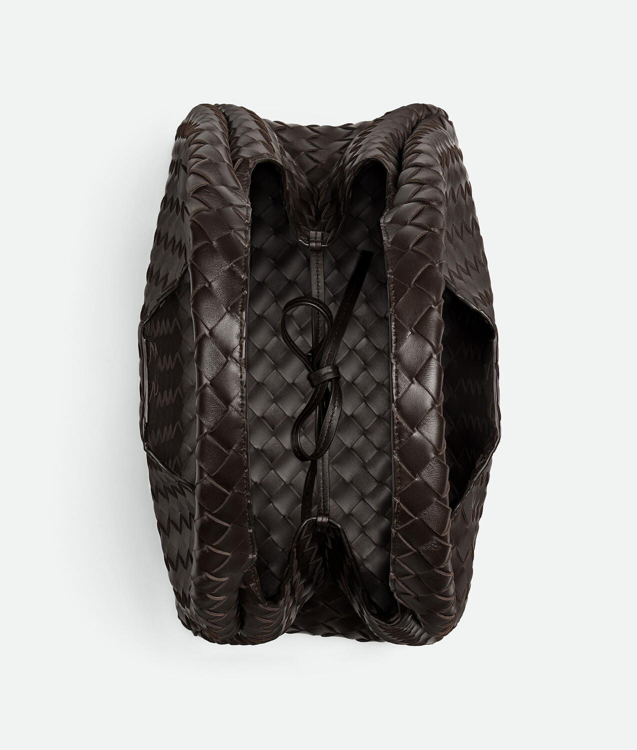 Кампанья BOTTEGA VENETA, фондан — фото 3