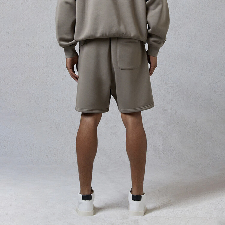 FW20 Повседневные шорты унисекс серо-коричневый Fear Of God Essentials, коричневый — фото 4