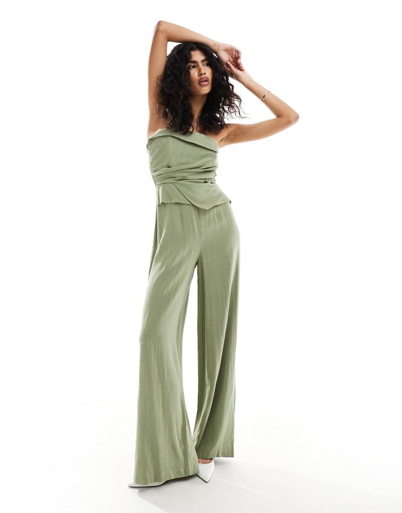 

Комбинезон-бандо цвета хаки с драпировкой ASOS DESIGN
