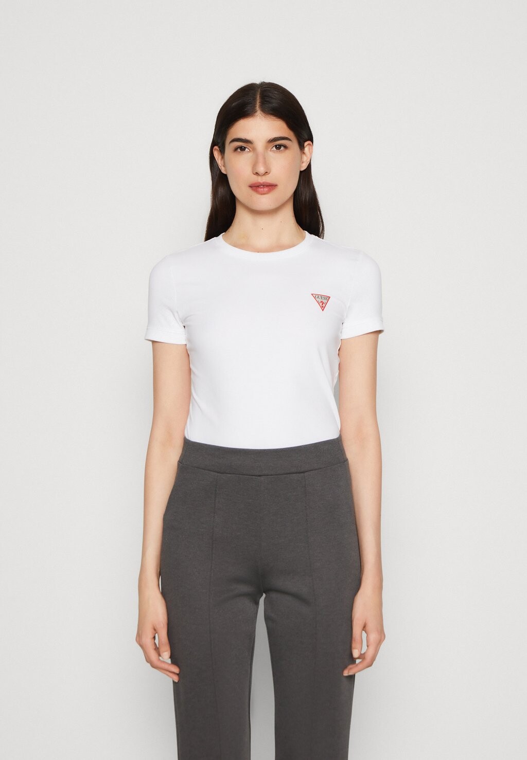 

Базовая футболка Guess, белый