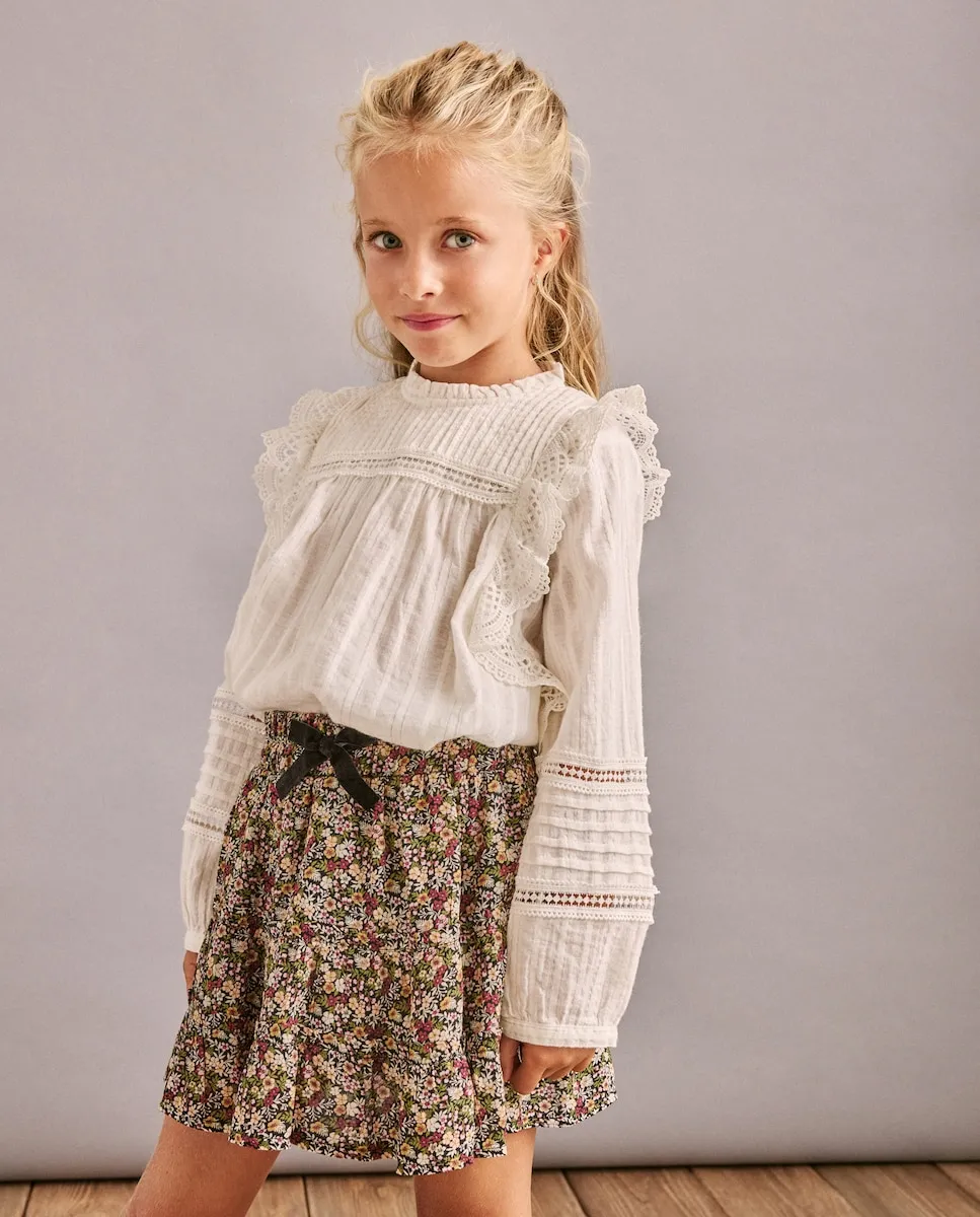 

Детская блузка с длинным рукавом в романтичном стиле из ткани пуметти с люрексом Coconut El Corte Inglés, белый