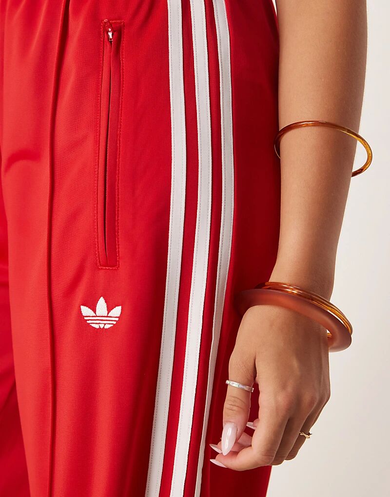Спортивные брюки adidas Originals Firebird Loose красного цвета — фото 2