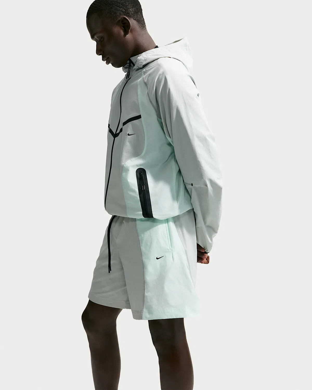 Мужские шорты Nike Tech Dri-FIT Woven Color-Block, Light Silver/Barely Green/Black — фото 4
