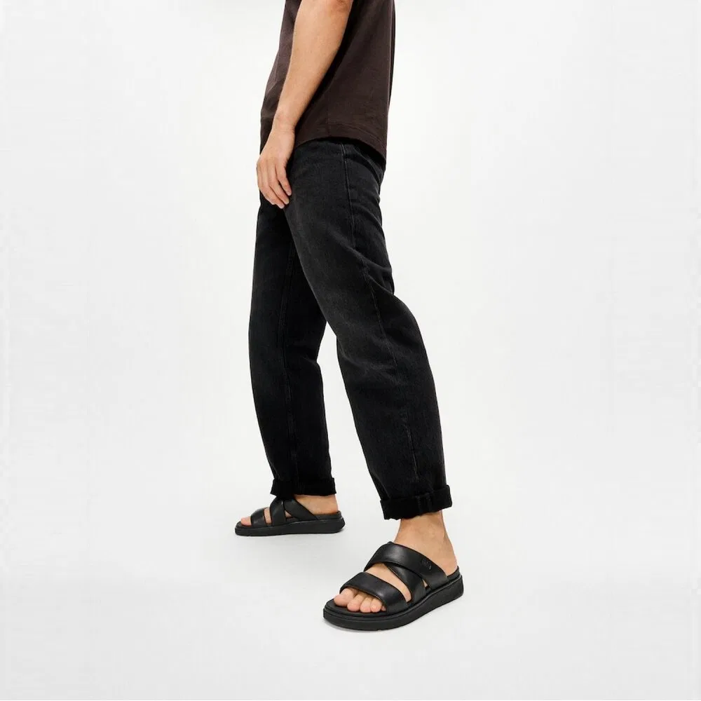 Мужские чёрные кожаные слайды Genff от Fitflop