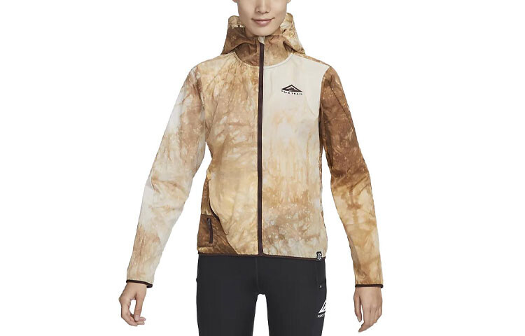 

Женская куртка Nike, цвет Lunar Lake