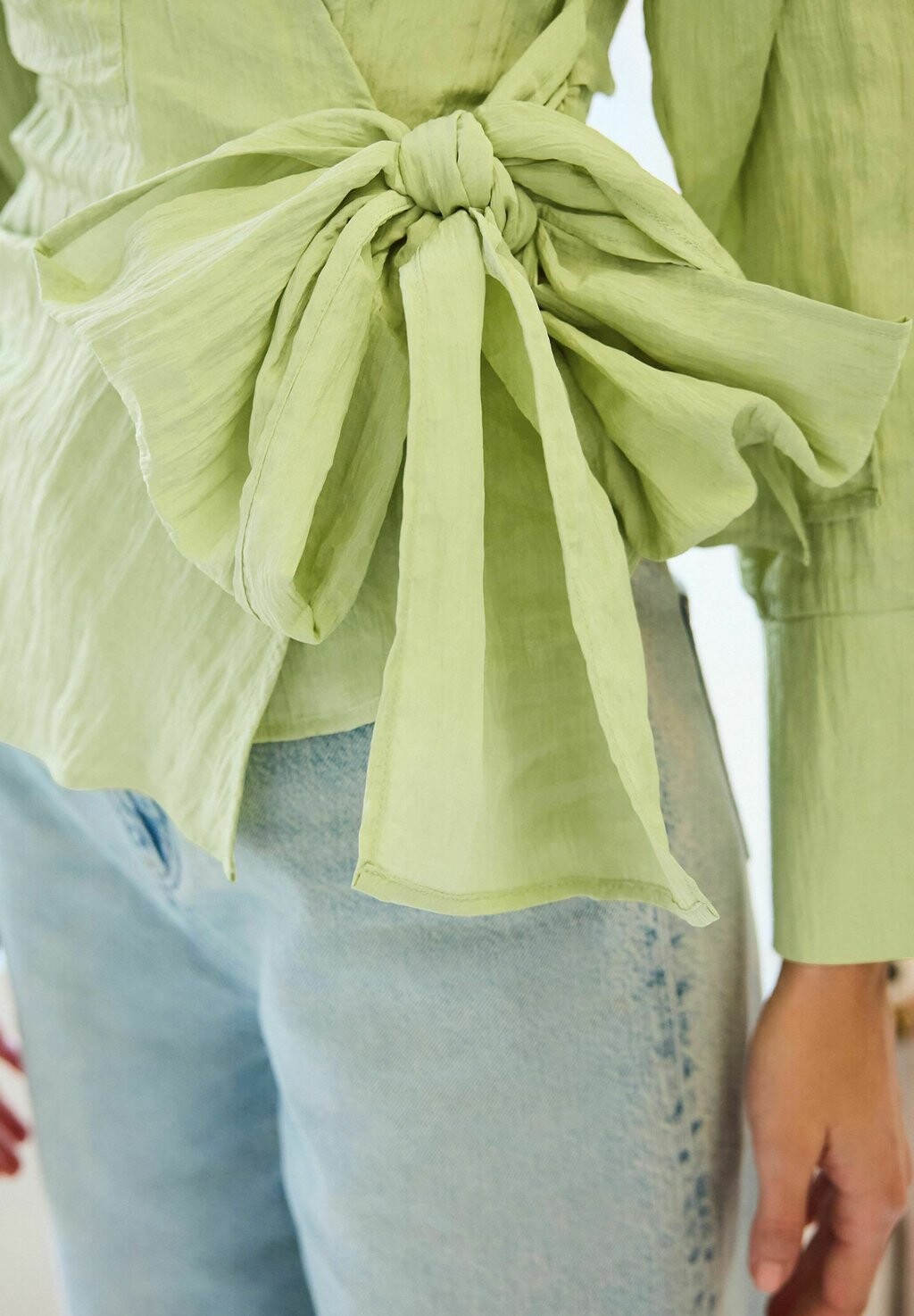 

Блуза CRINKLE LONG SLEEVE WRAP, REGULAR FIT Next, зеленый