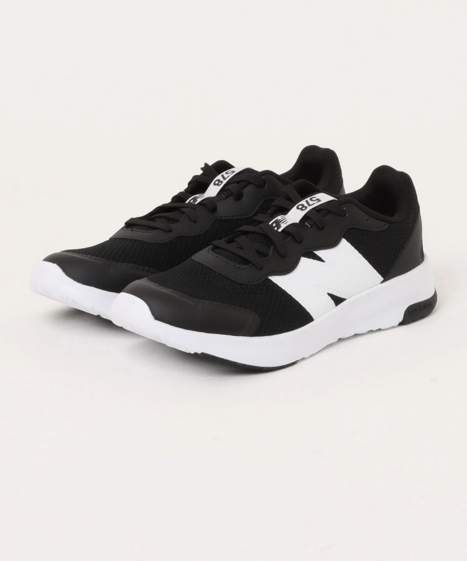 Женские кроссовки для бега New Balance GK578 чёрно-белые