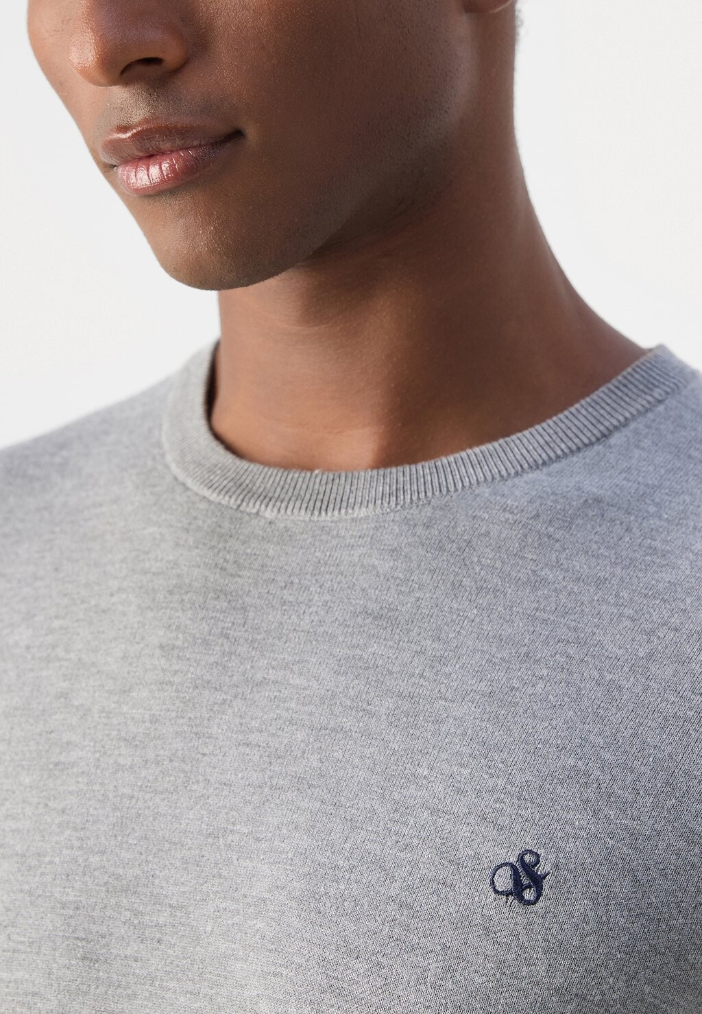 

Джемпер ESSENTIALS CLASSIC CREWNECK Scotch & Soda, темно-серый