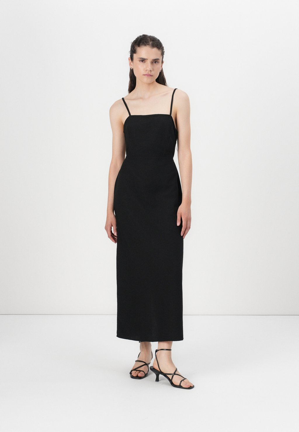 

Коктейльное/вечернее платье ONLJAKIRI STRAP MIDI DRESS ONLY, черный