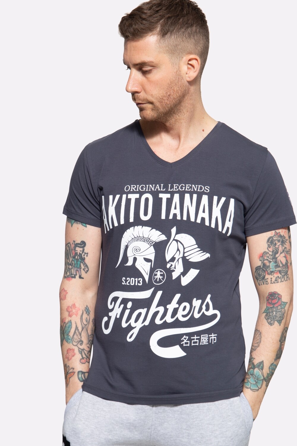 

Футболка Akito Tanaka mit Frontprint Gladiator Fighters, антрацит
