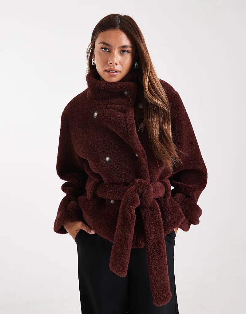 

Укороченный тренчкот ASOS DESIGN из искусственного меха бордового цвета