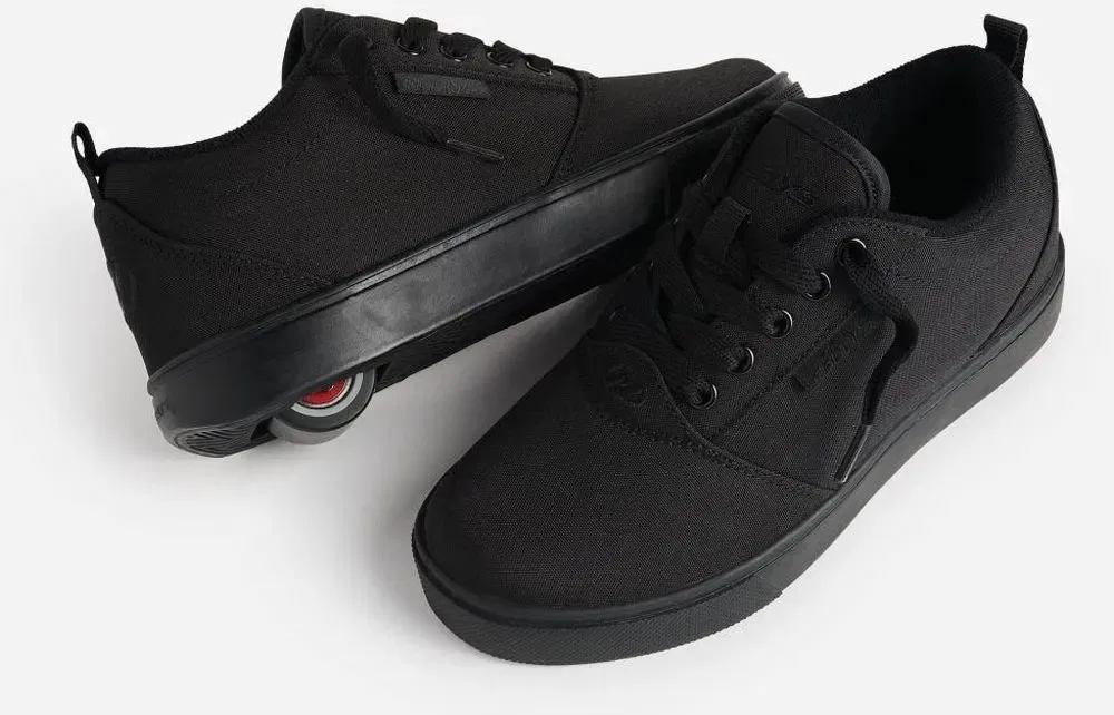 Сникерсы низкие с колесиками Heelys, черный