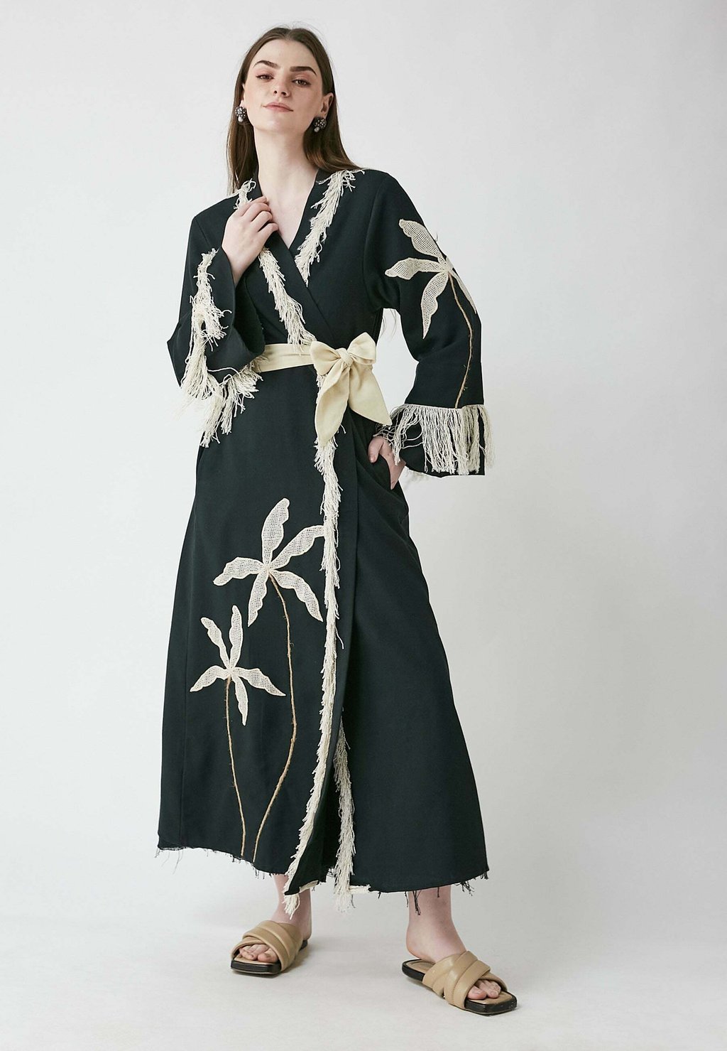 

Легкая куртка HORIZON KIMONO Be Sunset, черный
