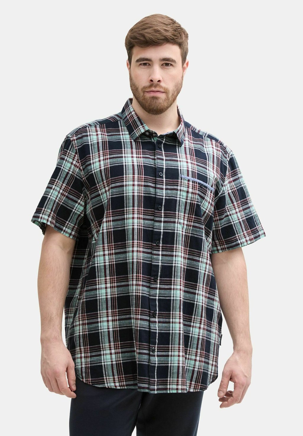 

Повседневная рубашка PLUS SIZE- KURZARM MIT KAROMUSTER TOM TAILOR, темно-синий