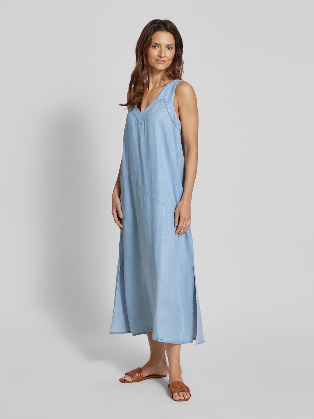 

Платье миди в стиле деним DKNY