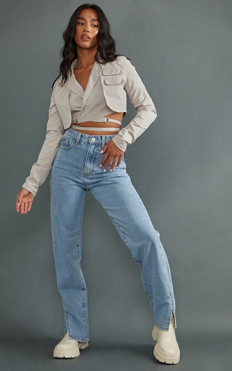 

PrettyLittleThing Светлые джинсы Petite с разрезом подол
