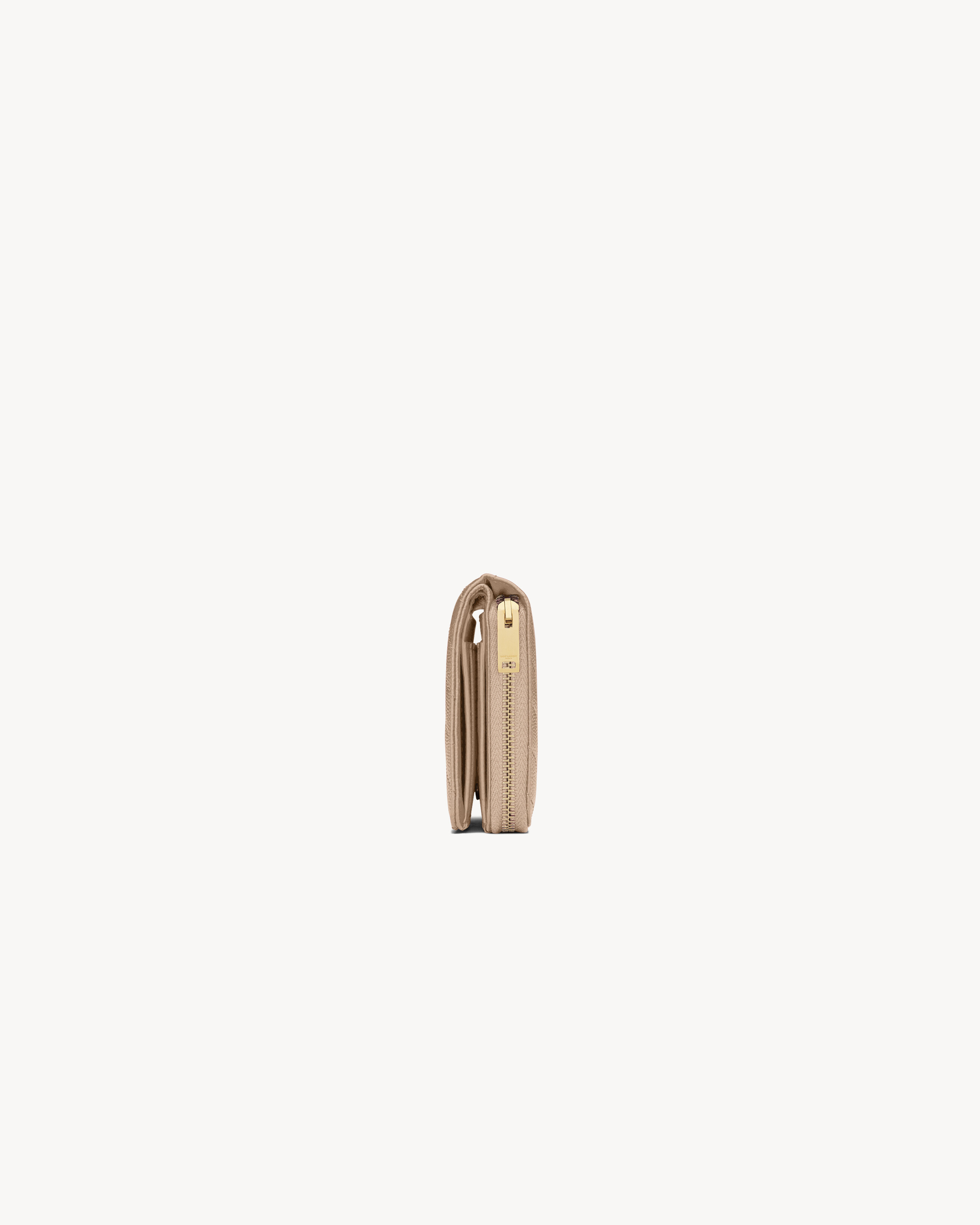 Компактный кошелек на молнии CASSANDRE MATELASSE из зернистой кожи grain de poudre Saint Laurent, бежевый — фото 3