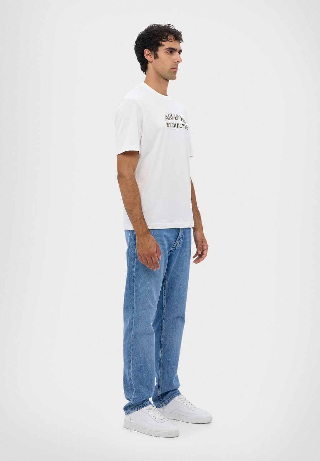 

Футболки с принтом Armani Exchange, цвет Off White
