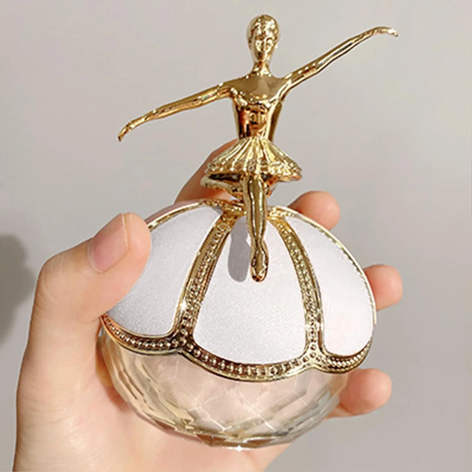 Пудра рассыпчатая для лица Ballet Statue, 04 прозрачный белый, 20 г — фото 3