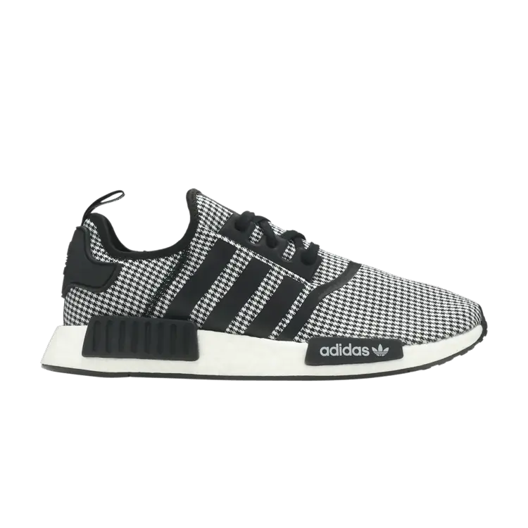

Кроссовки adidas NMD_R1 'Black White', черный