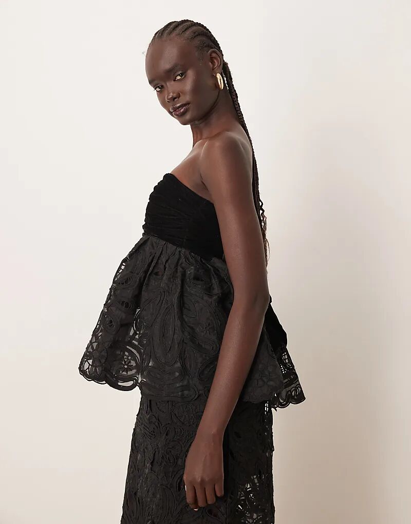 

Черный бархатный топ-бандо с цветочным принтом ARRANGE Cornelli