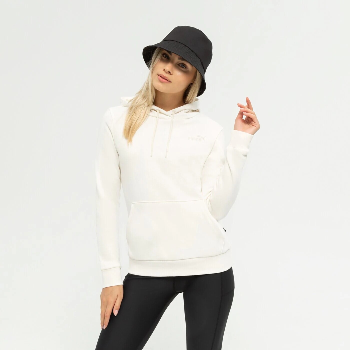 

Худи Puma Ess+ с вышивкой, бежевый