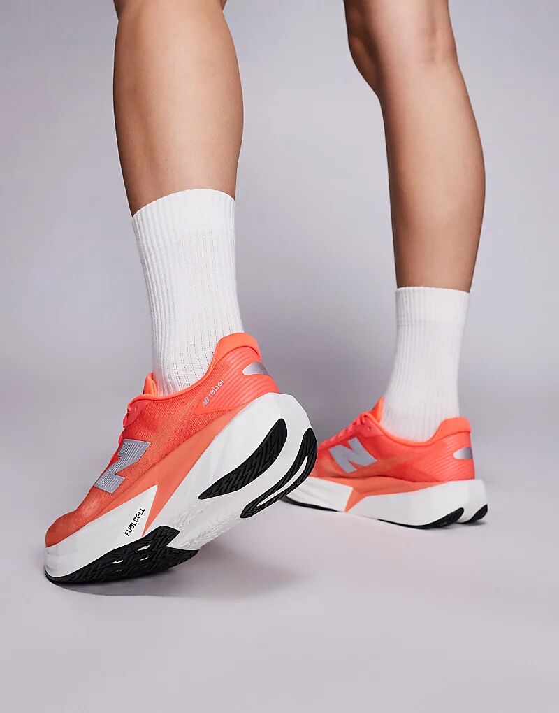 Женские кроссовки для бега New Balance Fuelcell Rebel v5 ярко-красного цвета — фото 4