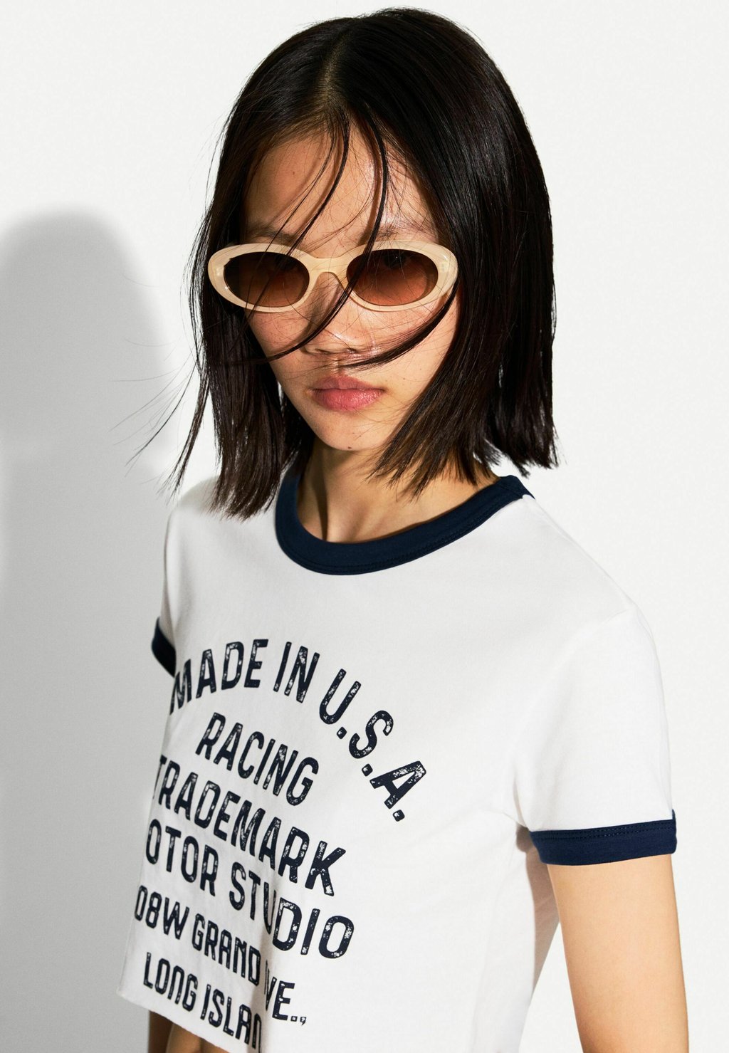 

Солнцезащитные очки OVAL Bershka, бежевый