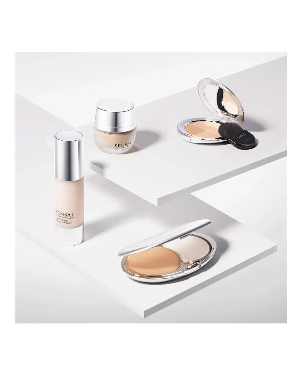 Пудровый макияж Total Finish Foundation Cellular Performance Sensai, 13 Warm Beige — фото 4