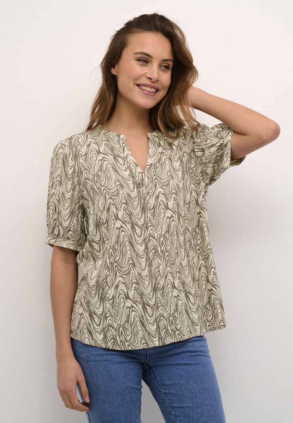 

Блузка BPOFELIA NOTCH NECK Kaffe, цвет sand toned organic print
