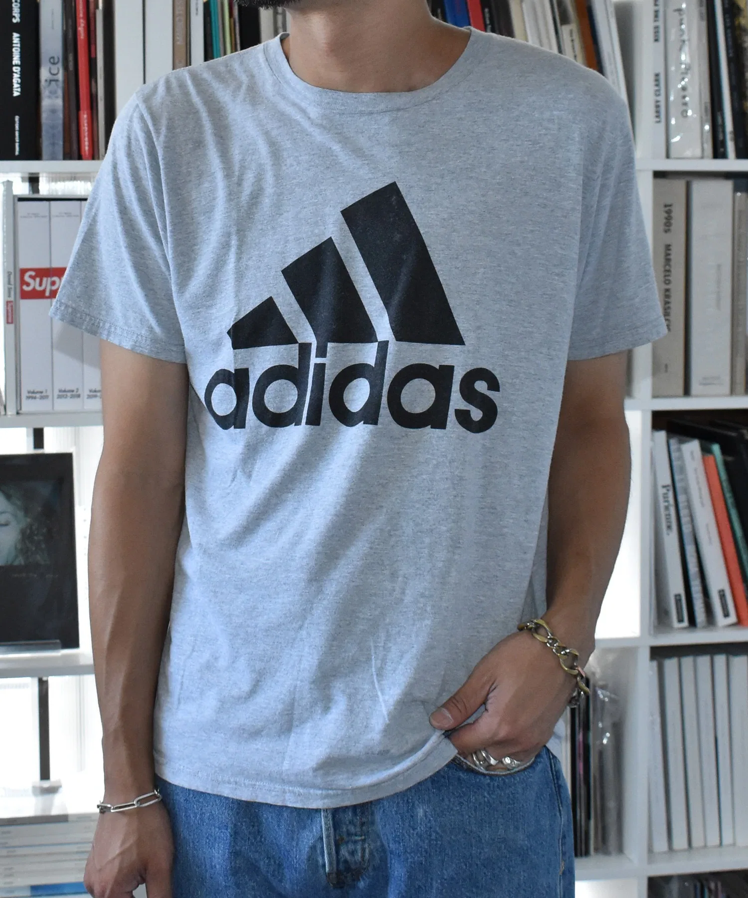 Унисекс футболка с логотипом adidas, серая