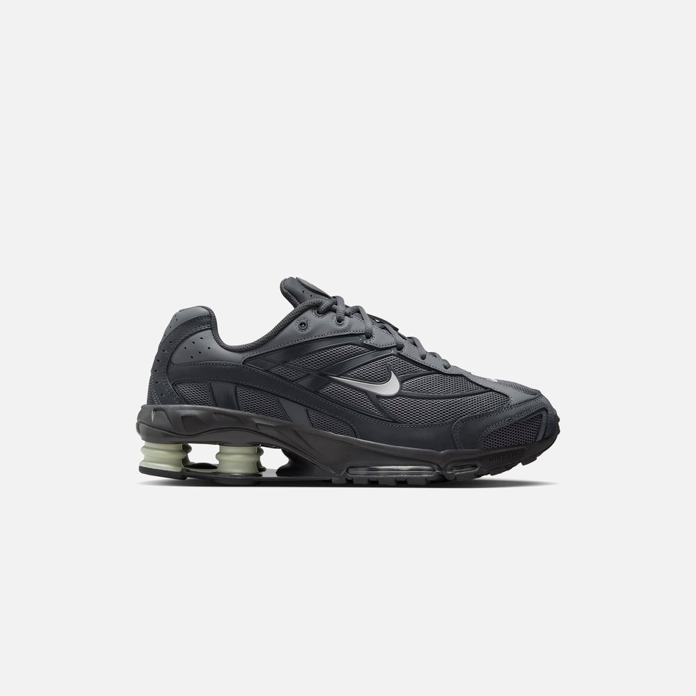 

Кроссовки Nike Shox Ride 2, цвет Anthracite/Jade Horizon/Iron Grey