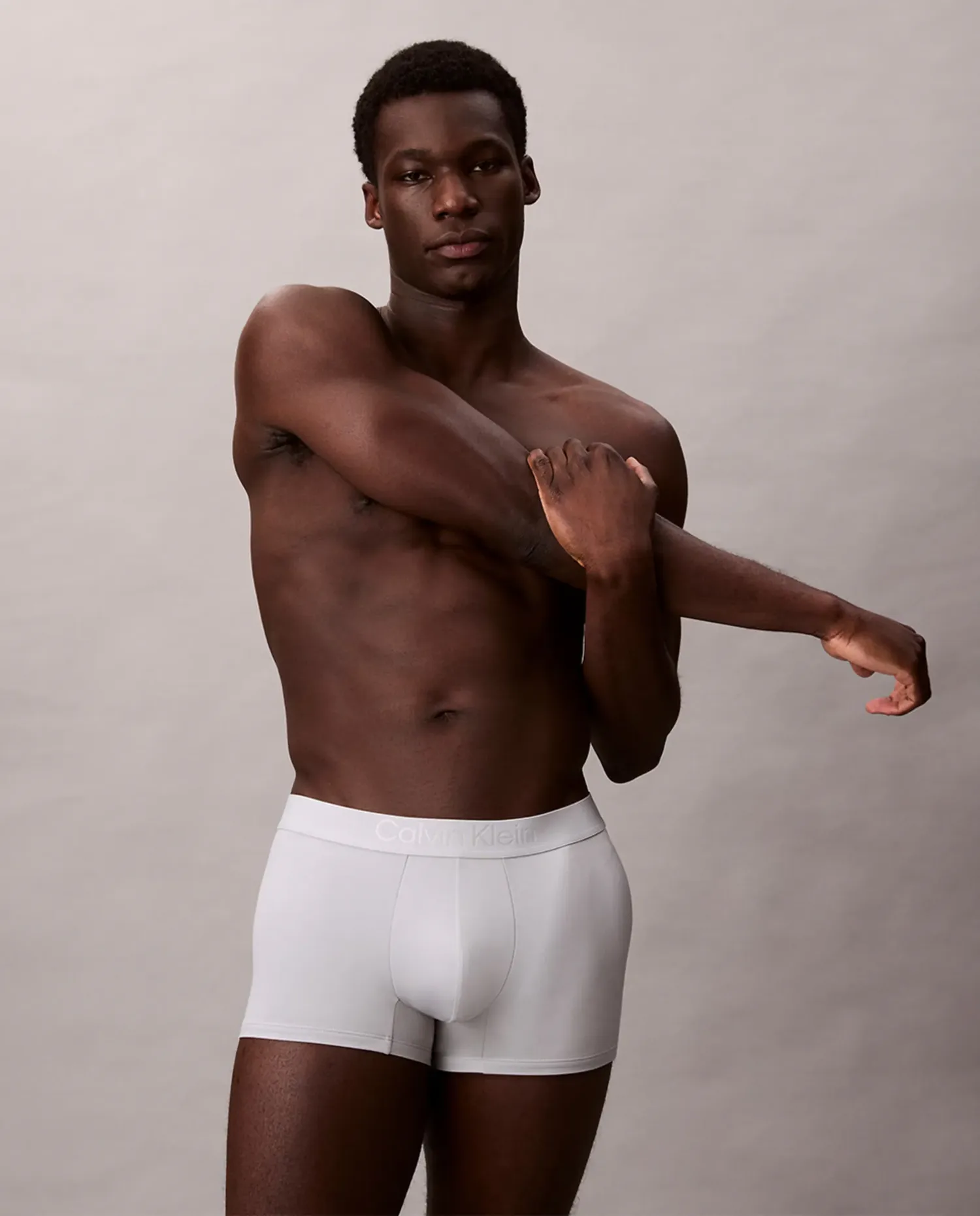 Индивидуальный боксер Calvin Klein, светло-серый