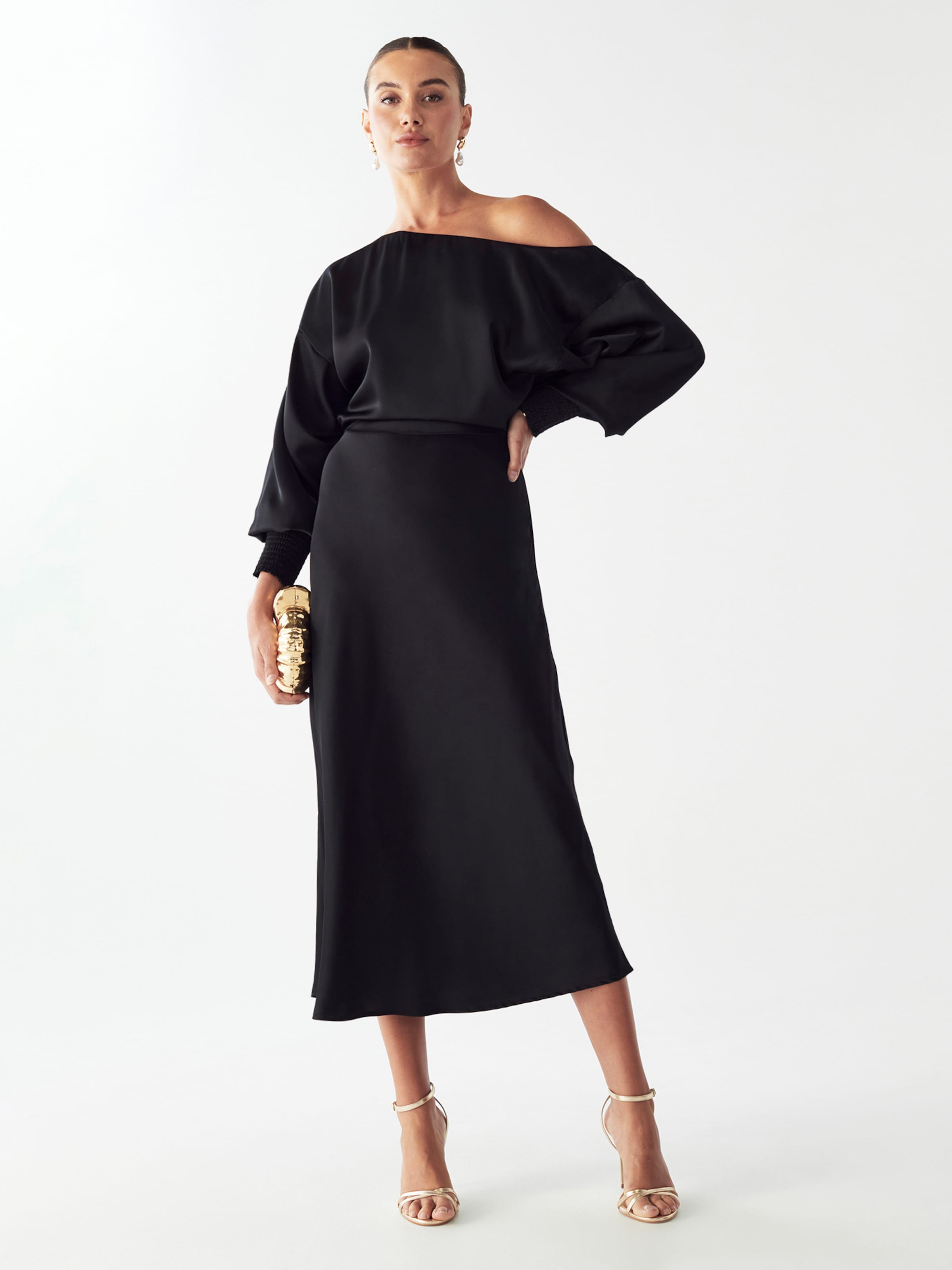 

Willa Платье 'Diara' в черном цвете