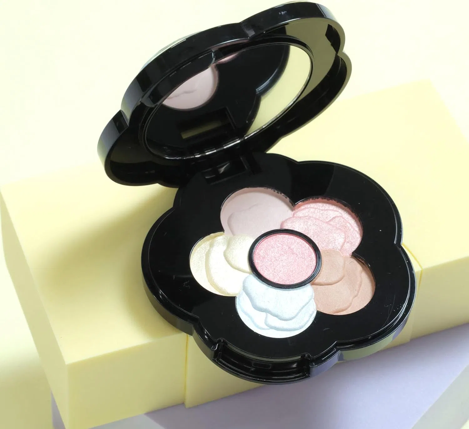 Палетка для лица Mary Quant Cheery Colors Four Face 01 6.5 г — фото 4