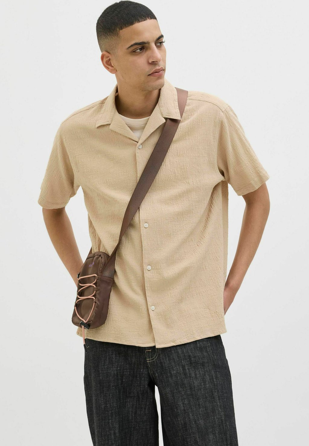 

Рубашка JORLUKE CRINKLE RESORT SHIRT Jack & Jones, бежевый