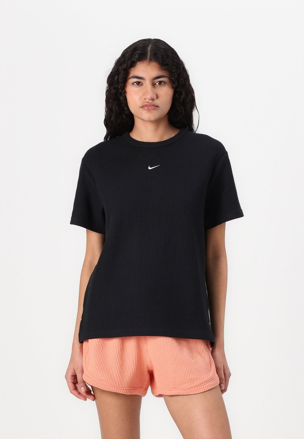

Базовая футболка Nike Sportswear, черный