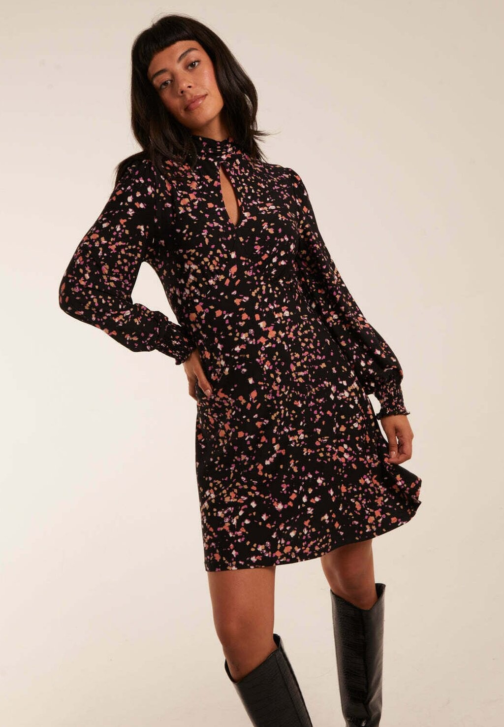 

Дневное платье HIGH NECK KEYHOLE MINI Blue Vanilla, цвет black