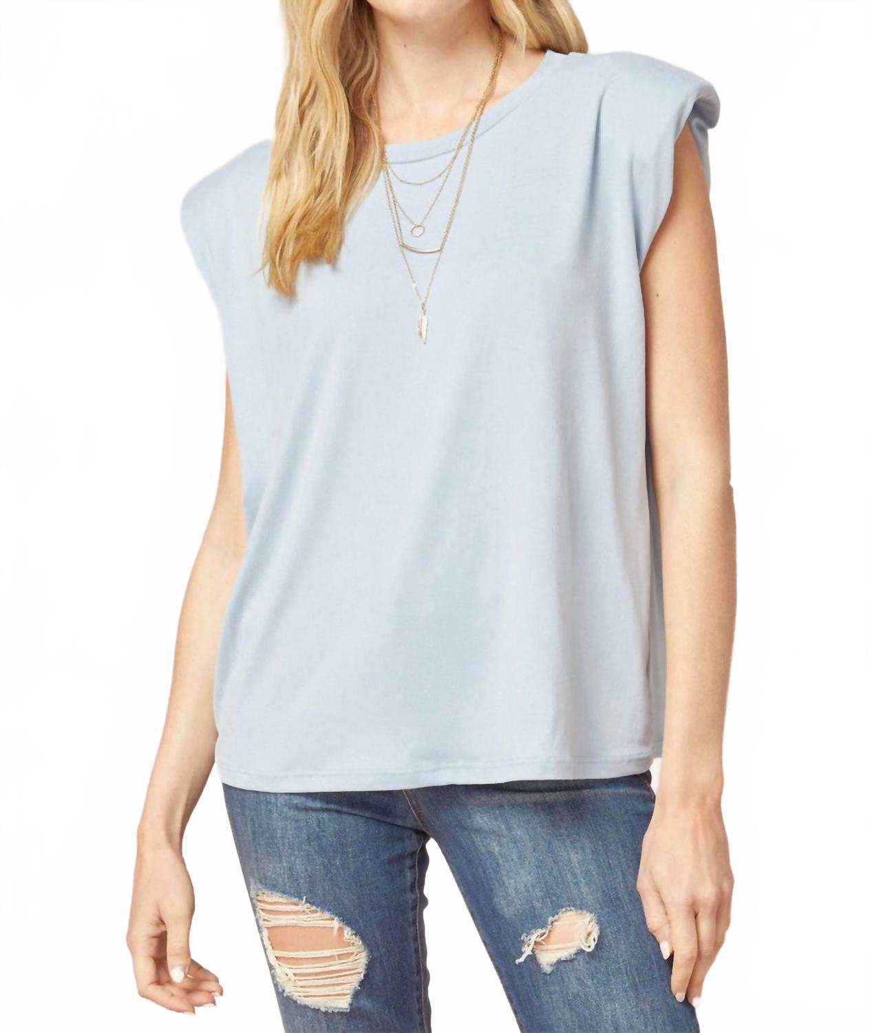 

Топ с жесткими плечиками в синем цвете Entro