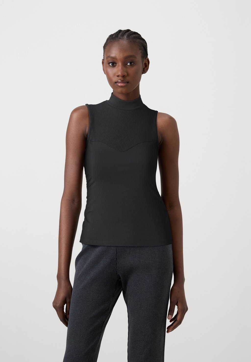 

Топ ONLNIELLA ONLY, черный