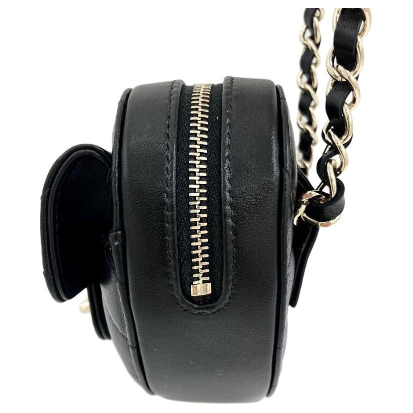 CHANEL Женская мини-сумка через плечо из овчины черная — фото 4
