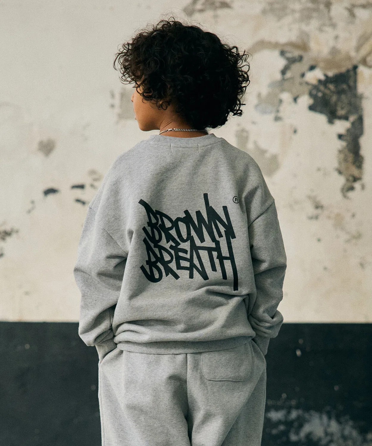 Детский свитшот Tag Crewneck, серый меланж, от Brownbreath Kids